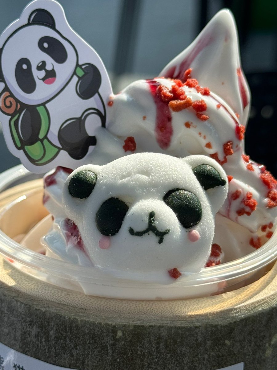 T1Keria's tweet photo. 오랜만에 방송에서 뵈서 좋았어용~🥰
여름도 함께 이겨내길!🫧🍀 https://t.co/MKoxXU5TXA