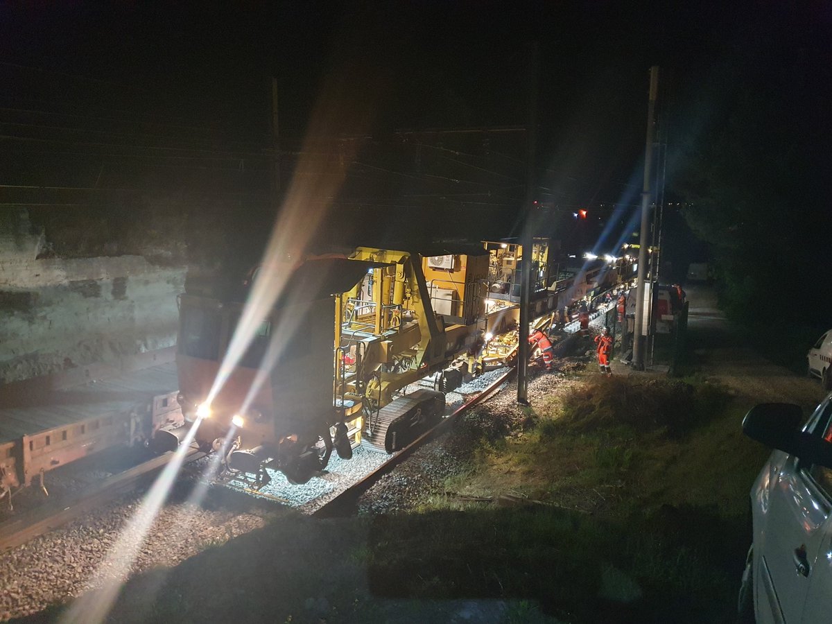CatherineTrevet's tweet photo. 🌍[Journée mondiale de l'#environnement]
@SNCFReseau @Occitanie est une région pilote en matière d’économie circulaire et d’écoconception.
♻️21 200 TCO2 évitées en 2023 par l’écoconception
♻️32 000 m de rail + 17 000 traverses de remploi pour régénérer les #LDFT en #Occitanie https://t.co/SeXLCmr1qV