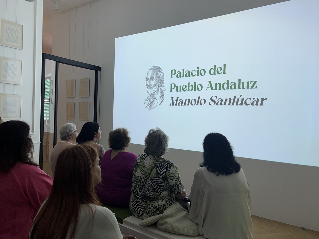 Fun_MSanlucar's tweet photo. Estamos felices de anunciar la inauguración del Palacio del Pueblo Andaluz Manolo Sanlúcar en Sanlúcar de Barrameda. Un museo donde la Fundación Manolo Sanlúcar Aura Seguros reúne sus creaciones, guitarras y objetos personales. Una experiencia única de cultura flamenca y andaluza https://t.co/hjC4khl8kO