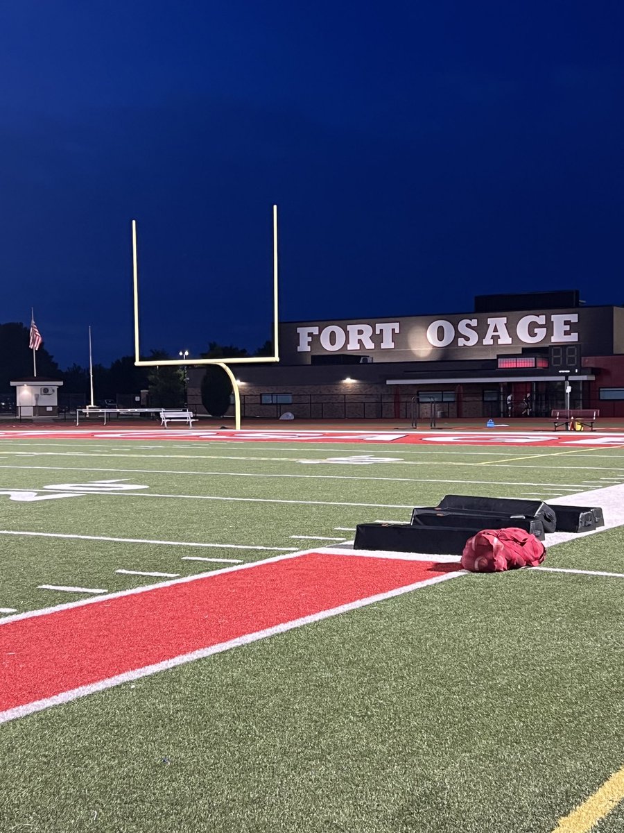 WarehouseCoach's tweet photo. A beautiful day in Middle America…. Nothing better than a 5AM football practice to start the ol’ day off. https://t.co/SPKGJGBlJ4