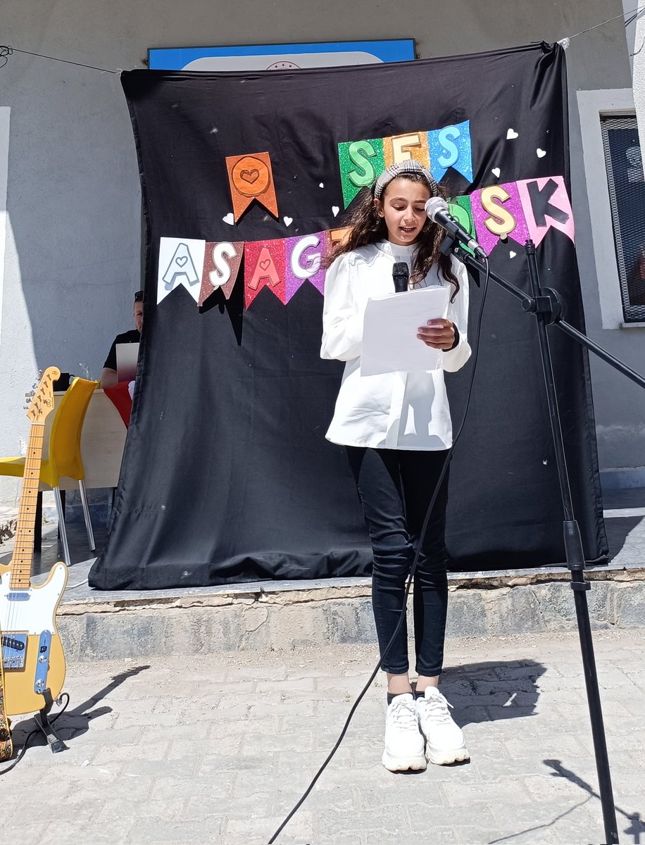 Yıl sonu etkinlikleri kapsamında okulumuzda ' O Ses Aşağı Köşk ' yarışması düzenlendi . 
<a href="/tcmeb/">Millî Eğitim Bakanlığı</a> <a href="/hasan_kokrek/">Hasan Kökrek</a> <a href="/karaoglan_necmi/">M Necmi KARAOĞLAN</a> <a href="/TUTAK_KYMKMLG04/">TUTAK KAYMAKAMLIĞI</a> <a href="/agrimem/">AĞRI MEM</a> <a href="/tutakmem/">Tutak İlçe MEM</a>