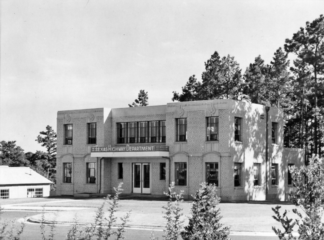 TxDOTTyler's tweet image. The District HQ was not spared by the recent storms. Some very large trees toppled, luckily, no one was injured. Check out how large the tree is near the historic Gentry Building which houses our construction office. #StormCleanup