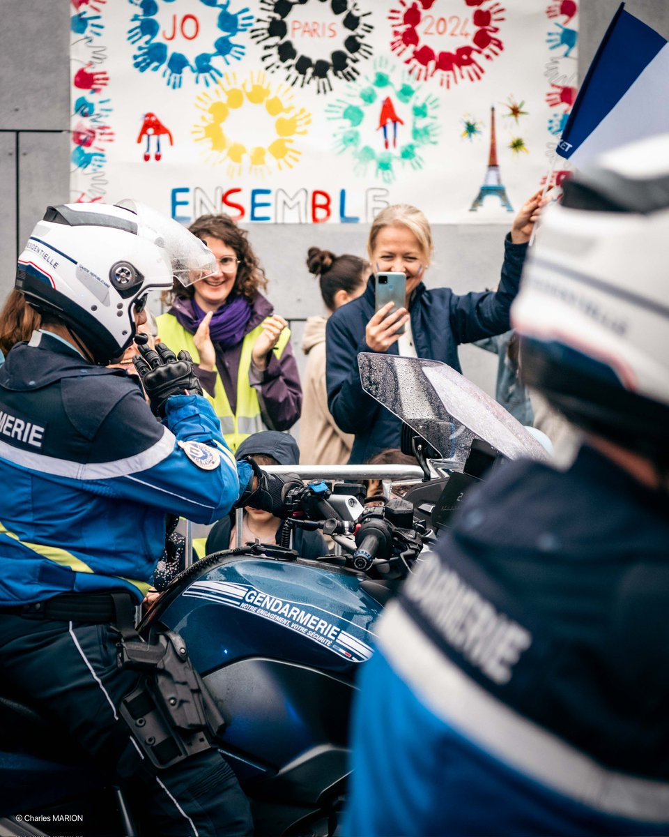 CMphotographer's tweet photo. La #FlammeOlympique passe en #LoireAtlantique aujourd’hui.
Heureux d’avoir partagé ce grand moment de fraternité aux côtés de milliers de spectateurs de tous âges à #SaintSebastien et #Vertou.
@RAmailland @sarahelhairy @laurentdejoie @LGarnier44 @protec44 https://t.co/KfXFdCffwF