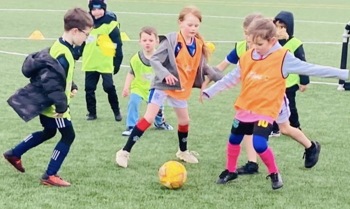 onerensport's tweet photo. Are you interested in volunteering with Active Schools? 
We have a whole Summer of sport and need you to get involved 🫵🏼😃
 
Sign up using the QR code below; https://t.co/QevE9jNDKU