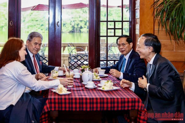 Tat Thanh tweet media