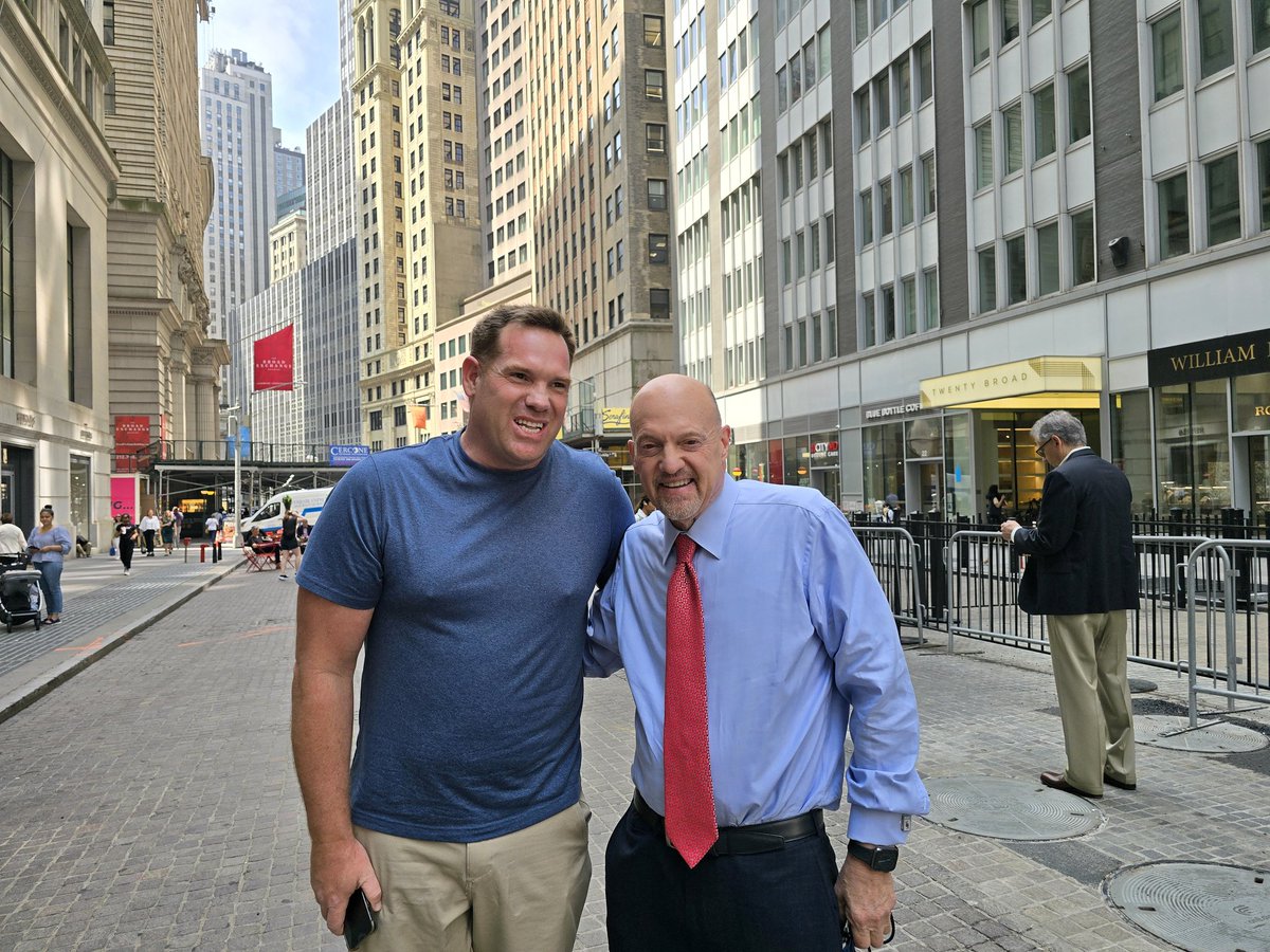Agent_Charlotte's tweet photo. @JeremyGassman2 got to meet a great man today! He was so excited! Thank you @jimcramer https://t.co/haLbudACLj