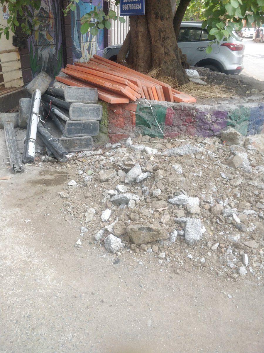 mohitmathur's tweet photo. @mahanagargas  work is completed but left mid way . Can we get it repaired asap. Ram Mandir Road, Kasarvadavli G B Road Thane 400615 https://t.co/DVnyxaCmVA