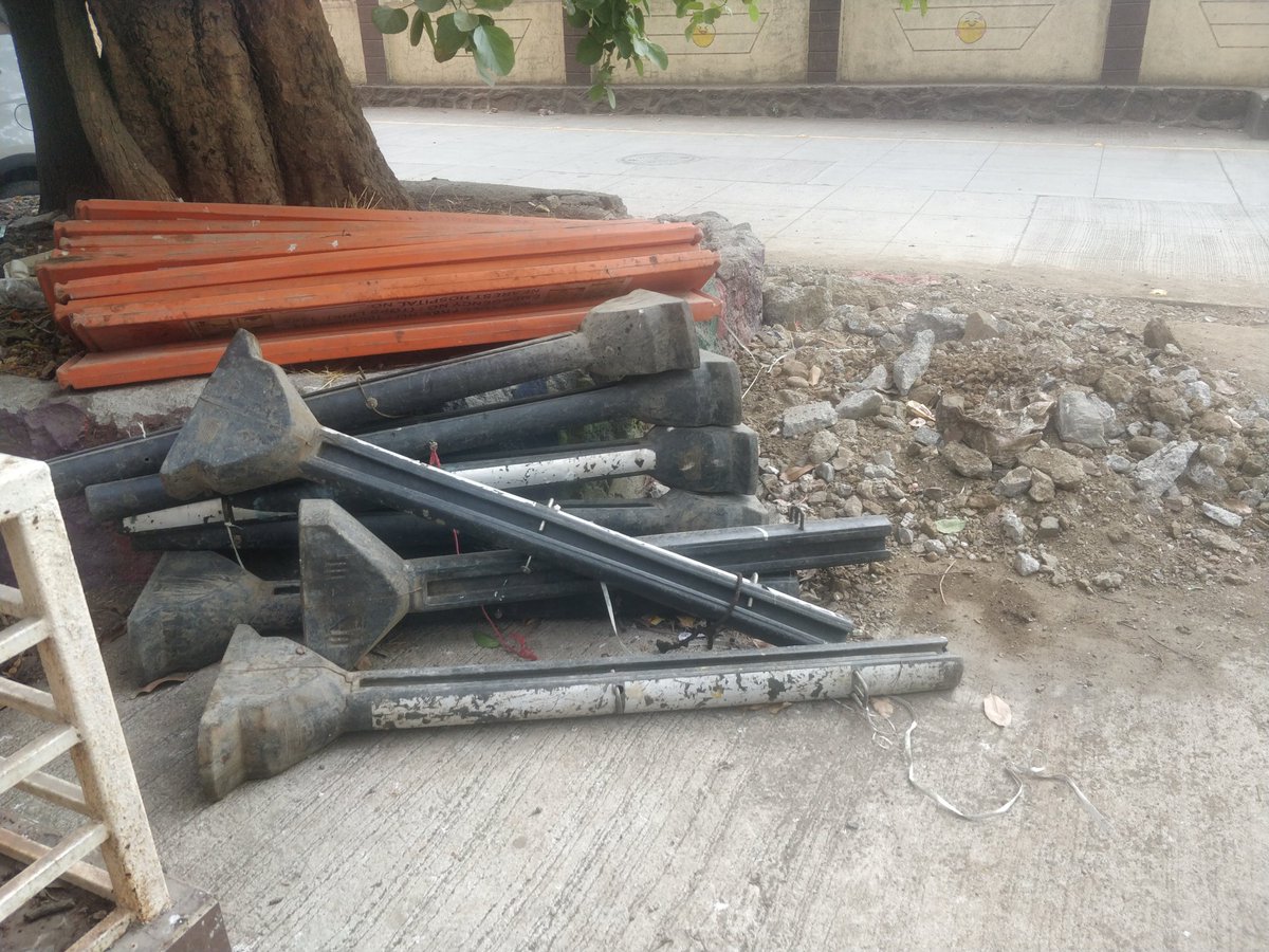 mohitmathur's tweet photo. @mahanagargas  work is completed but left mid way . Can we get it repaired asap. Ram Mandir Road, Kasarvadavli G B Road Thane 400615 https://t.co/DVnyxaCmVA