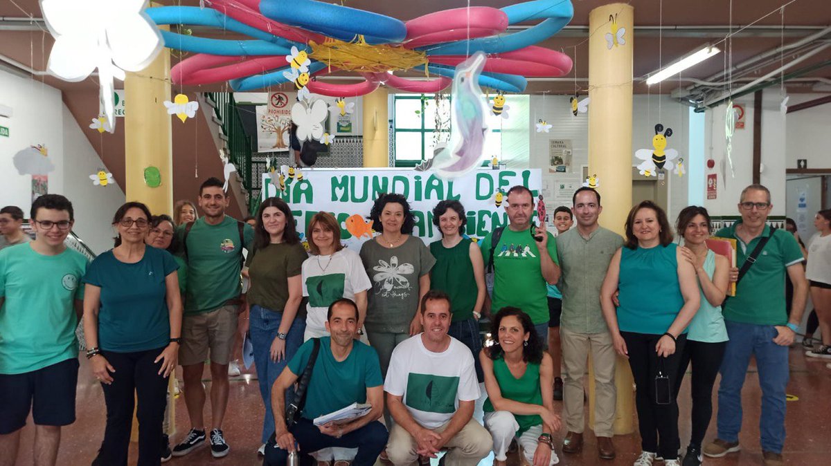 IColegiales's tweet photo. Hoy todos celebrando el día del Medio Ambiente¡😀 https://t.co/P5HIg4dyNu