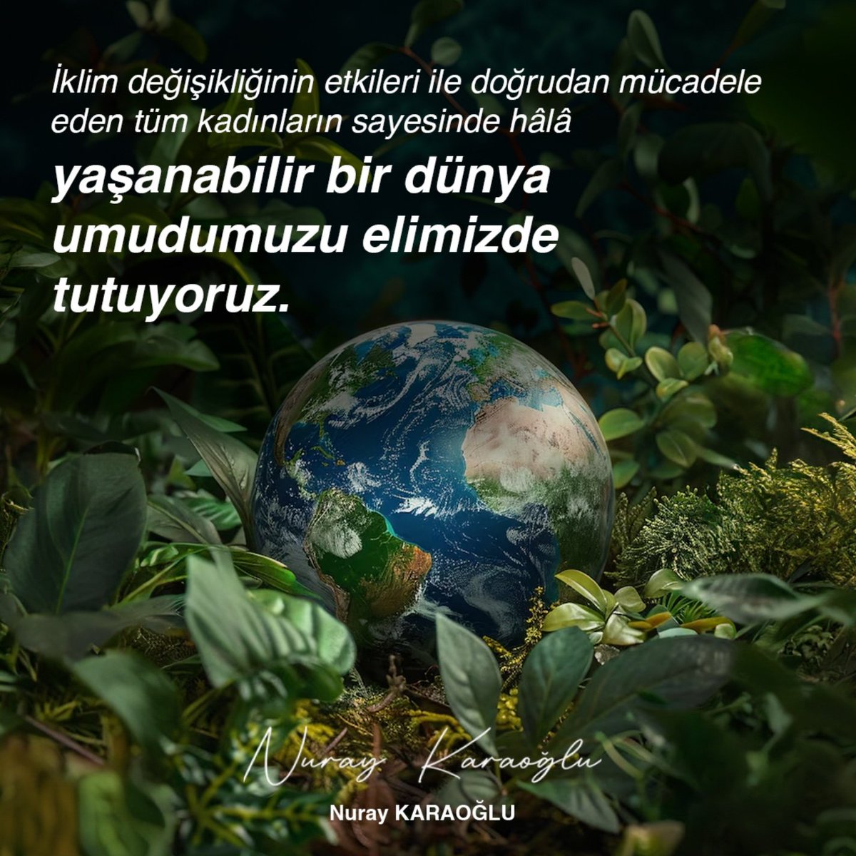 KaraogluNuray's tweet photo. İklim krizinden en çok etkilenenlerden kadınlar bu krizle mücadelede öncü rol üstleniyor. Özellikle yerel düzeyde iklim değişikliğini etkileri ile doğrudan mücadele eden tüm kadınların sayesinde hâlâ yaşanabilir bir dünya umudumuzu elimizde tutuyoruz. 
Gezegenimizi korumak ve gelecek nesillere yaşanabilir bir dünya bırakmak için doğaya saygyla, eşit ve adil bir dünya mücadelesinde el ele verelim.
#DünyaÇevreGünü
