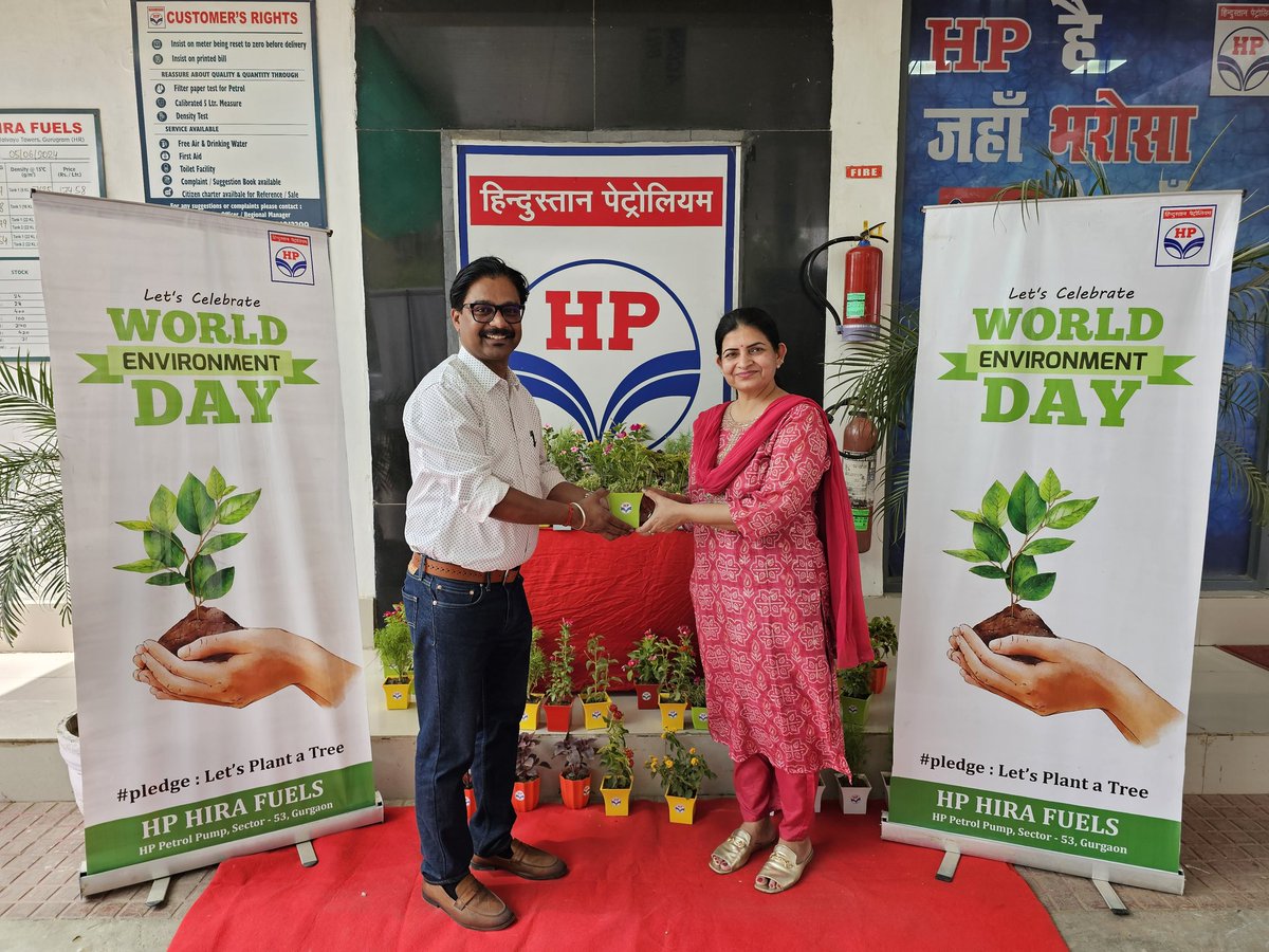 HiraFuels's tweet photo. World Environment Day 2024: Celebrations at Hira Fuels, Gurugram by gifting plants to customers!!!
#WorldEnvironmentDay‌ 
#HPCL https://t.co/L0wRv6yuPL
