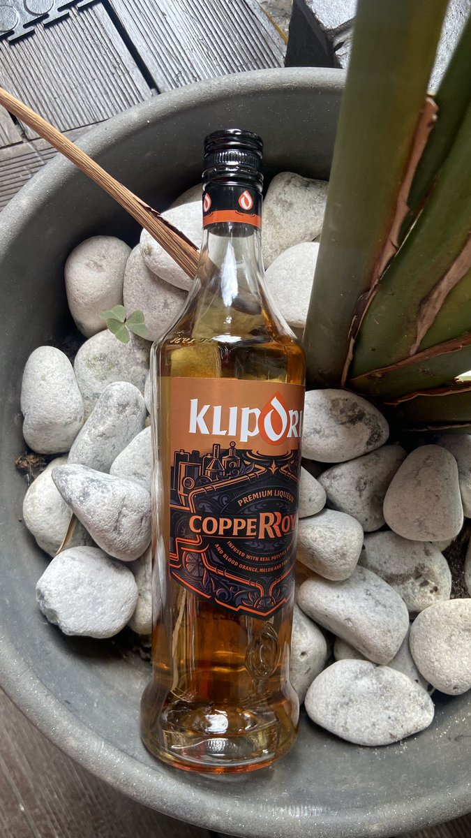MulaloMAKHADO4's tweet photo. Brought soccer fans together with last Saturday with @KlipdriftBrandy . It was literally #GoldBetweenFriends #RoyaleShandis #Euro2024 ๐#RecapWednesday https://t.co/KcomTK4Tcl