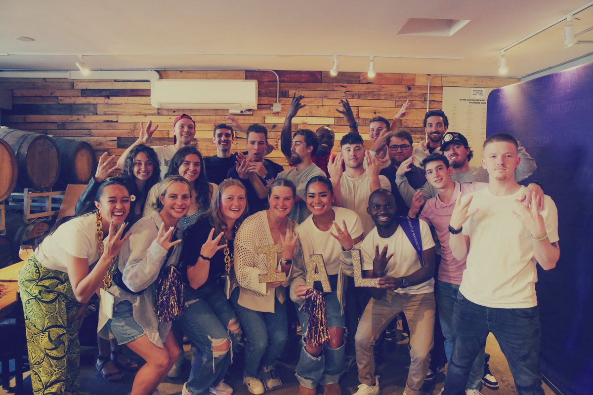 uw_ial's tweet image. Graduation weekend on film 🎞️

#IALFam