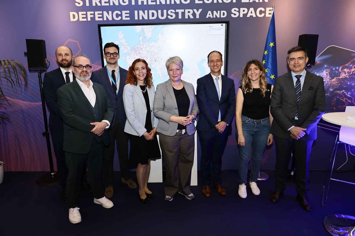 Today we are at <a href="/ILA_Berlin/">ILA Berlin - Pioneering Aerospace</a> , presenting state-of-the-art defence projects from European Defence Fund #EDF and European Defence Industrial Development Programme #EDIDP
It was our pleasure to host <a href="/rroquecosta/">Rodrigo da Costa</a>, the Executive Director of <a href="/EU4Space/">🇪🇺 EUSPA - EU Agency for the Space Programme</a>