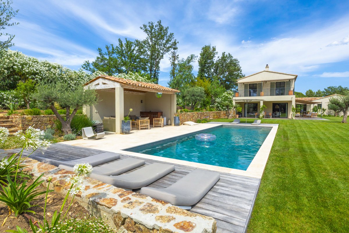 TE KOOP!! Exclusieve villa in Grimaud, Côte d’Azur, Frankrijk.

Verkoopinformatie: dop.nl/woningen/grima…

@leveninfrankrijk <a href="/maisonenfrance/">Maison en France</a> <a href="/dopmakelaars/">Dop Makelaars</a> #dopmakelaars #frankrijk #secondhome #grimaud