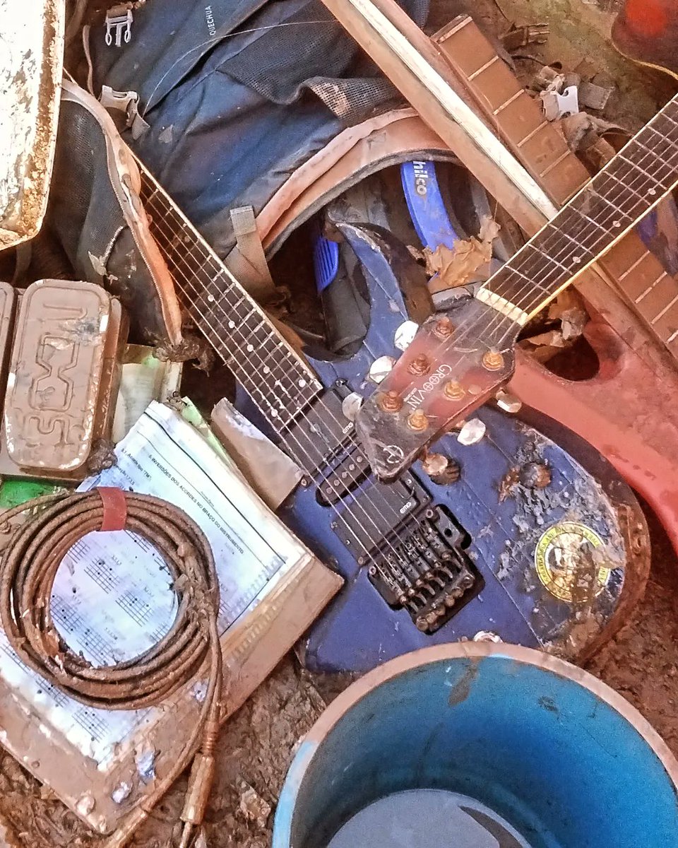 Michaelsklin's tweet photo. A música é minha vida. Desde os 13, batalho pela guitarra. Realizei sonhos, como estar na @guitarplayerbr em 2013. Por trás de cada conquista, há histórias que levarei para sempre. Agora, precisamos nos reinventar e reconstruir, com seu apoio #histórias #reconstruir #JuntosPeloRS https://t.co/wdRrsrw9ba