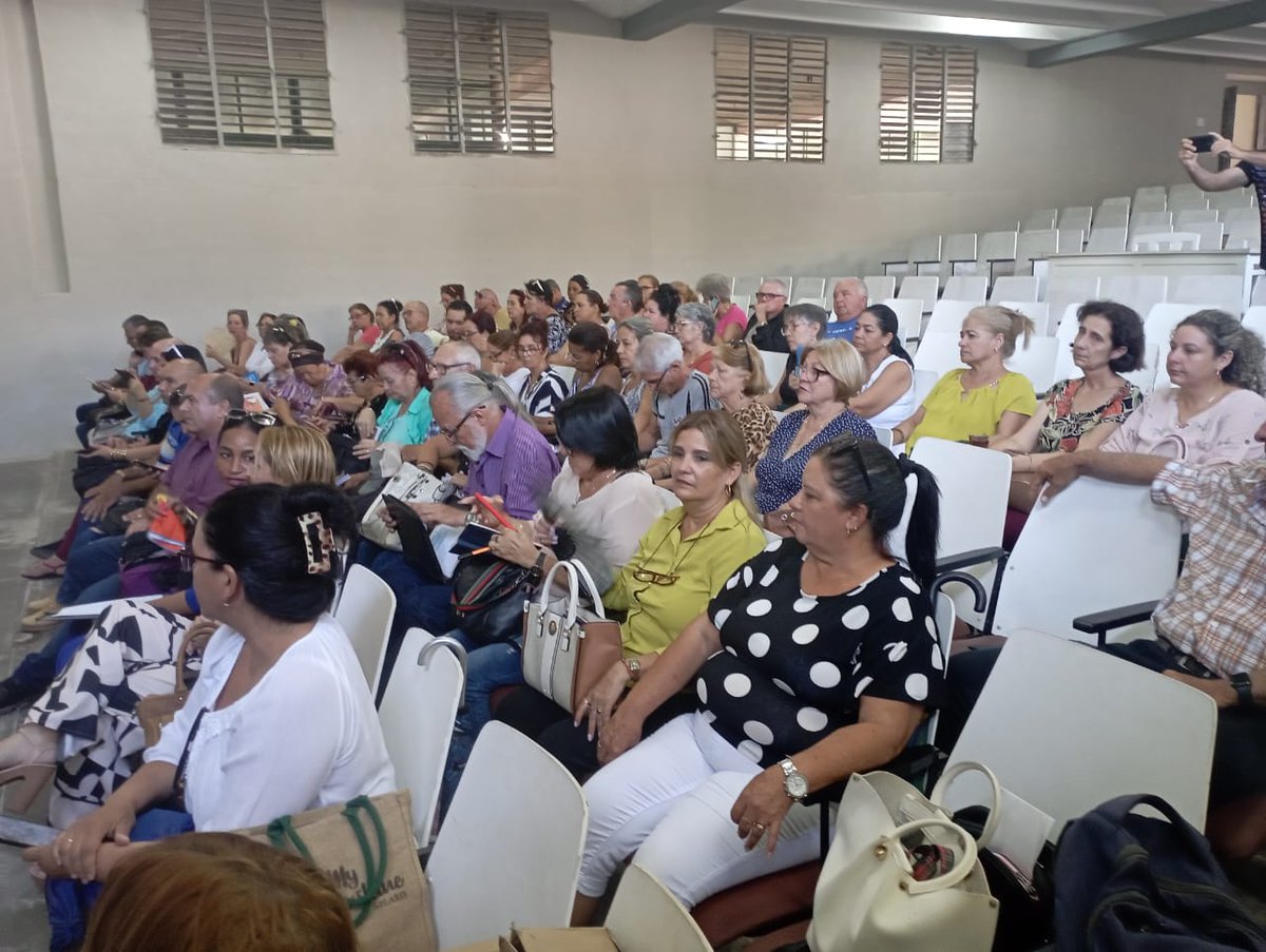 AndreiArmasBra6's tweet photo. En el municipio espirituano de Cabaiguán inician los seminarios municipales de preparación del curso escolar 2024/2025. Por un curso superior seguimos la Marcha por Nuevas Victorias. #SanctiSpíritusEnMarcha , @AlexisLorente74, @btan0987 , @DiazCanelB, @DeivyPrezMartn1 https://t.co/ItYULhQzs4