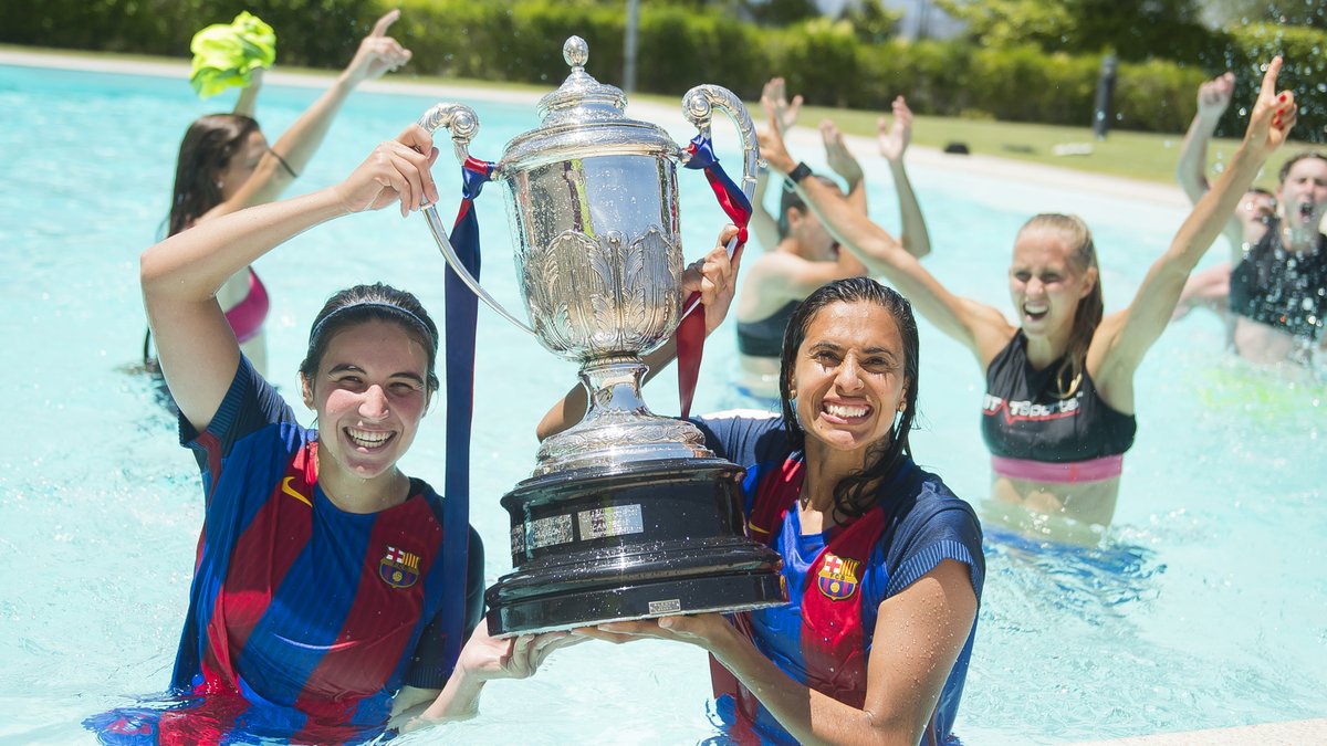 FCBfemeni's tweet photo. 🌟 302 partits oficials
⚽ 114 gols
🏆 25 títols https://t.co/NgKKGcpMrt