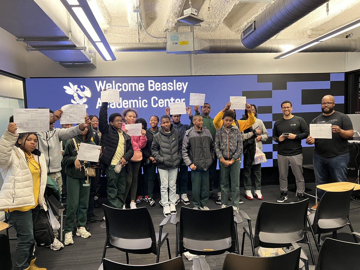 EX3Labs's tweet image. 20 Future leaders of from Beasley Academic Center were selected for a field trip to the @EX3Labs Digital Suite to learn about careers in design, business and technology. The visit included tech demos and a design contest in which students created an Al-enabled robot.
#Microsoft
