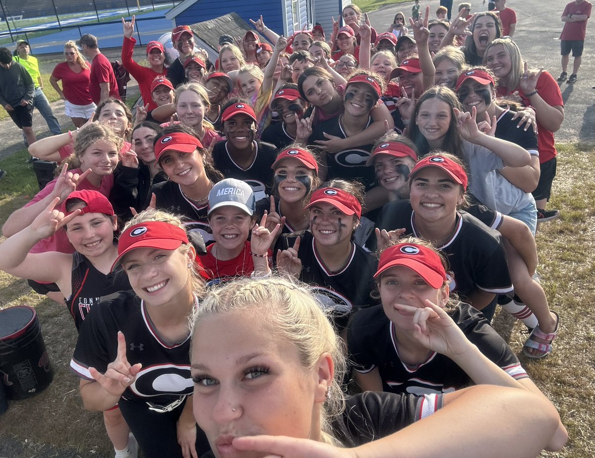 CHSRamsSoftball's tweet photo. ‼️‼️RAMS WIN‼️‼️

….and are headed to the 
🛳️🛳️🛳️🛳️🛳️🛳️!!

#postgameselfie #winforwayne #team54 #staythecourse #teamworkmakesthedreamwork #hiphip #loveus #happy 💯🧴☝🏼 https://t.co/V7XIkqHF5H