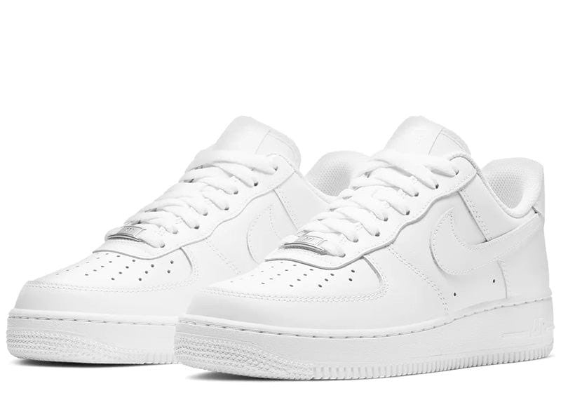 Giveawaypage_SA's tweet photo. Just cause ke winter doesn’t mean you shouldn’t drip. 

Winter is temporary! 🥶 drip is forever 

Warm your feet this winter by getting your fav kicks. 👟🔥🔥🤲🏼

✅ Repost 

✅ Comment with sneaker you want along with your size

✅ Use both  #TotalWearSA #WinterSale24 https://t.co/jmiIMxUDJw