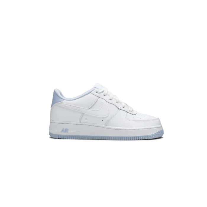 Giveawaypage_SA's tweet photo. Just cause ke winter doesn’t mean you shouldn’t drip. 

Winter is temporary! 🥶 drip is forever 

Warm your feet this winter by getting your fav kicks. 👟🔥🔥🤲🏼

✅ Repost 

✅ Comment with sneaker you want along with your size

✅ Use both  #TotalWearSA #WinterSale24 https://t.co/jmiIMxUDJw