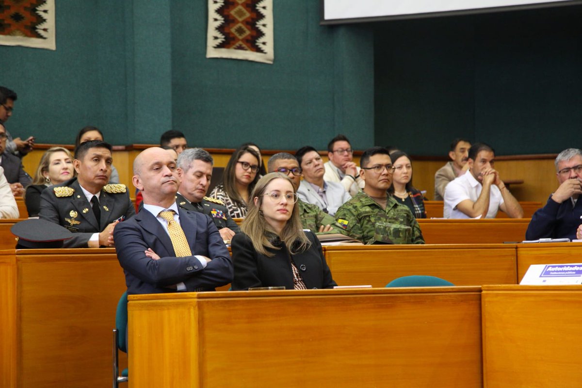 UEenEcuador's tweet photo. 📢 Hoy, realizamos el Seminario Internacional de Prevención y Rehabilitación Social, gracias al apoyo de la #UE🇪🇺 y la ejecución de @AvsiEcuador, #EURESP, @iila_org y @SNAI_Ec.
🚨 Este evento es clave 🔝para mejorar la #seguridad y la #rehabilitación en 🇪🇨. #Prevención #Paz https://t.co/lU7UQClbK7