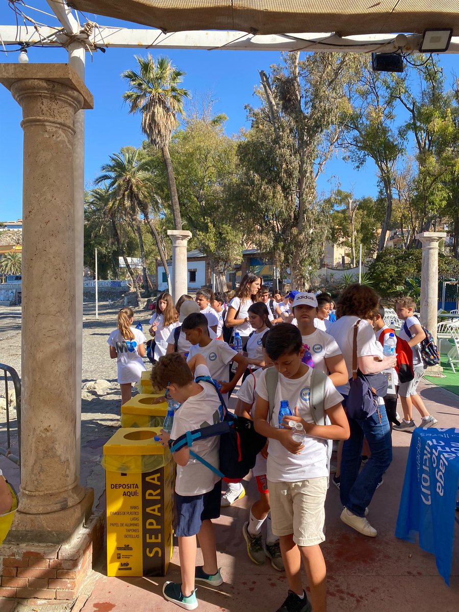 Hoy hemos estado colaborando con <a href="/malagacomotq/">Málaga cómo te quiero!?</a> 
por el #DíaMundialDelMedioAmbiente 🌏 

Únete al movimiento y ayúdanos a crear conciencia💚