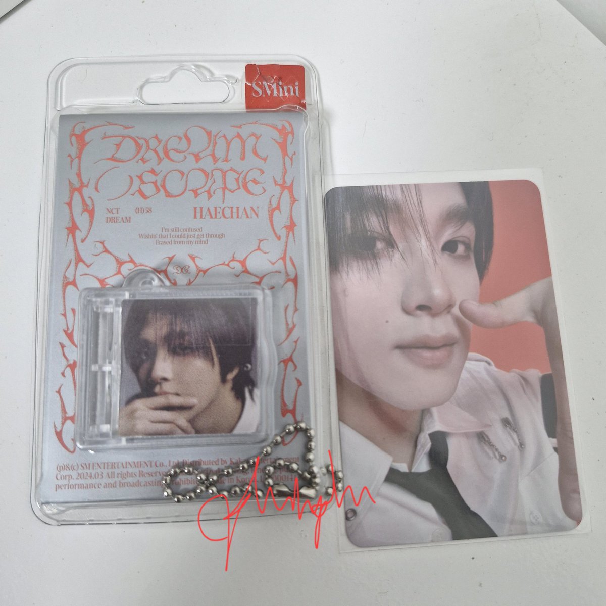 pluhplu's tweet photo. 🌻 HAECHAN DAY GIVEAWAY 🌻

— haechan unsealed dreamscape smini + pc 
— like and rt 
— one winner only
— reply tags:
#해차니_생일_와떠여
#SonOfMusicHaechanDay
#HAPPYHAECHANDAY 
end: june 6 (11 : 59 PM)

PH ONLY https://t.co/udDKNerJkM