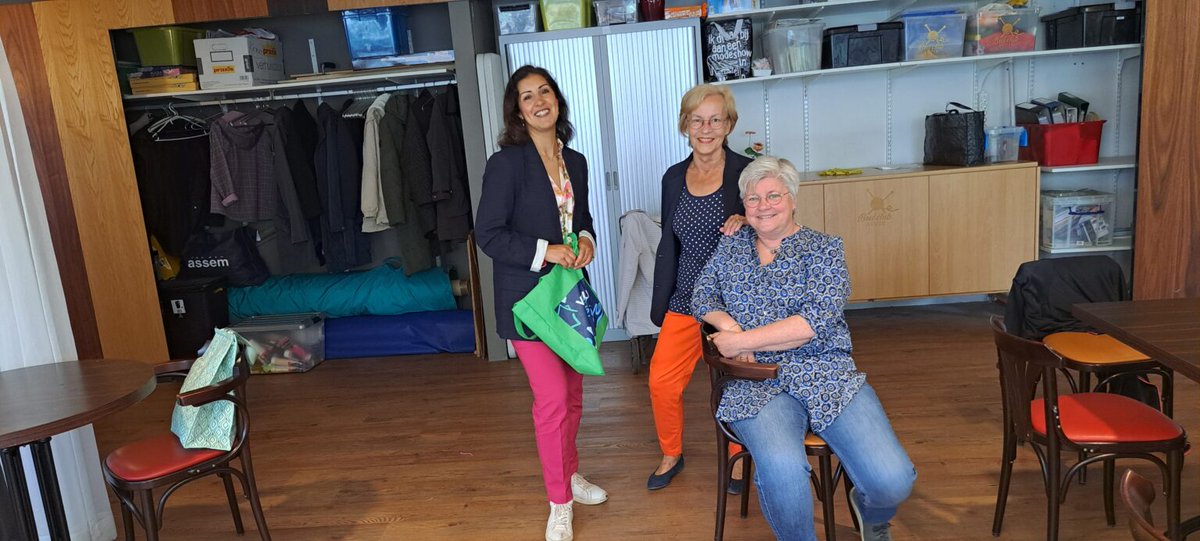 Vreewijk_'s tweet photo. Een gehaakte sjaal voor burgemeester Aboutaleb 🥰

In 2023 gaf op een koude dag bij een bezoek van de burgemeester aan Hillesluis zijn eigen sjaal aan een bewoonster...

Lee verder via  👉  https://t.co/ZEBcPfsagi

#Vreewijk https://t.co/Y9mvjpF4Nw