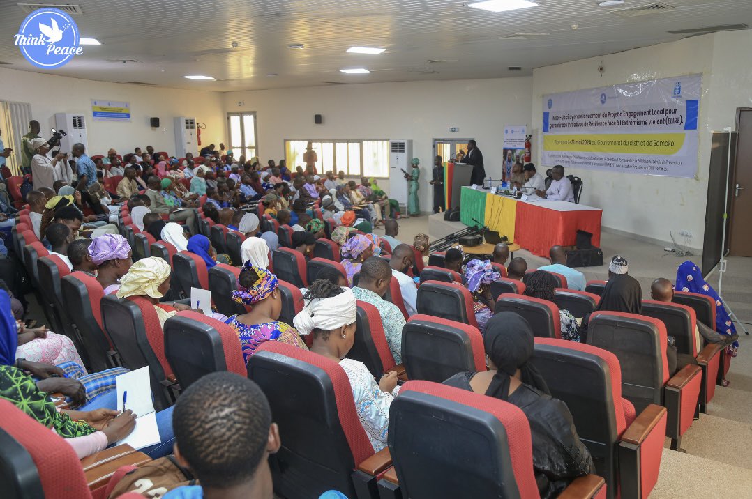 Thinkpeacesahel's tweet photo. Le vendredi 31 mai 2024, Think Peace et ses partenaires ont dévoilé le Projet d’Engagement Local pour garantir des Initiatives de Résilience face à l’Extrémisme violent (ELIRE) lors d'une cérémonie au Gouvernorat du district de Bamako. Ce projet est financé par @onufemmesmali https://t.co/iIx5ZcAMub
