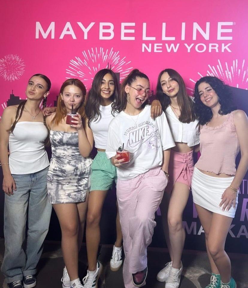 elfzim's tweet photo. #TuanaNazTİRYAKİ #Davet #gratistr #Maybellınenewyork #Makyajşehirde https://t.co/SZhrhXSnDT