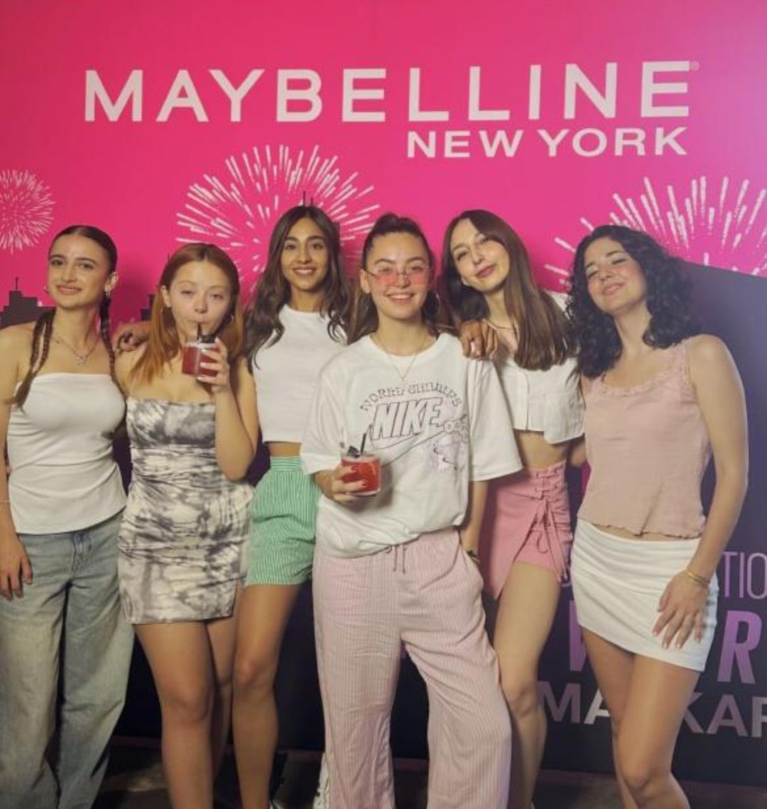 elfzim's tweet photo. #TuanaNazTİRYAKİ #Davet #gratistr #Maybellınenewyork #Makyajşehirde https://t.co/SZhrhXSnDT