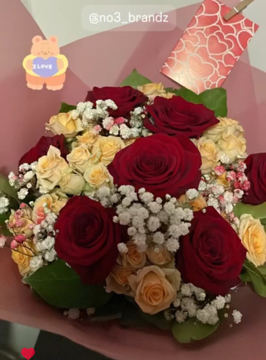 itzamaritzaa's tweet photo. a boyfriend who gets you flowers even 5,000 miles away >>>  
i 🫶 u @No3_BRANDZ https://t.co/0cMlNuYkAj