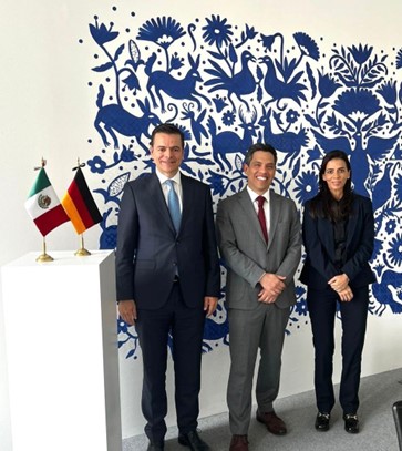 #SEDECinforma| La #SEDEC completó una destacada participación en la "Hannover Messe 2024" en #Alemania realizada del 22 al 26 de abril. En ella se realizaron 20 diferentes reuniones de negocios, promoviendo las oportunidades de inversión dentro del estado.
#TabascoMotorDelFuturo