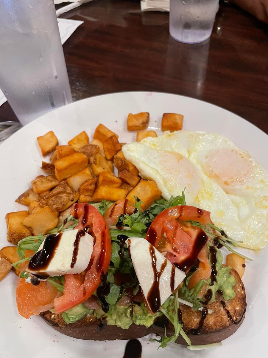 eggtcKC's tweet photo. It's the perfect day to stop by eggtc. for a cup of coffee with a friend! Grab your favorite brunch or lunch dish as well.
View our full menu at https://t.co/Wk7hwZJ46J
#eggtc #kccoffee #kcbrunch #eatlocalkc https://t.co/nU9uwUYrlf