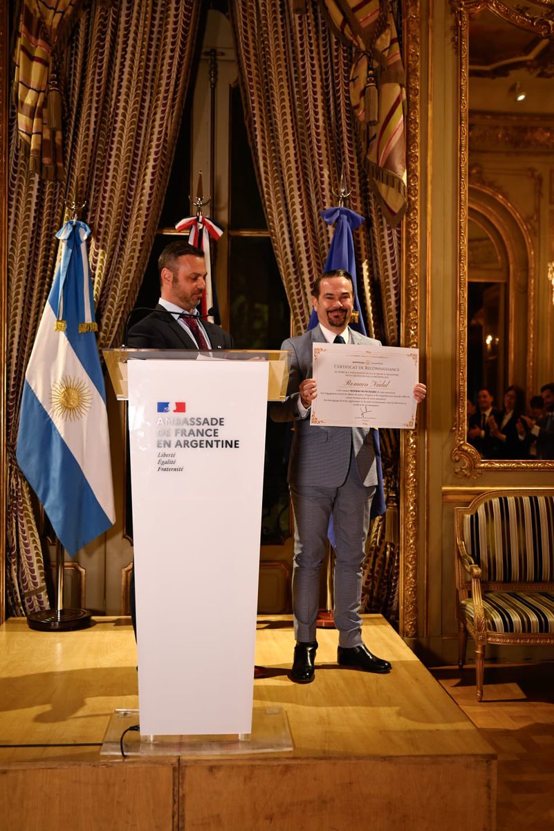 Romain Nadal (@nadaldiplo) on Twitter photo Muy contento de haber participado ayer en <a href="/FranceArgentine/">La France en Argentine🇨🇵🇪🇺</a> en la inauguración de la nueva asociación francoargentina de abogados que fortalecerá aún más los vínculos y la cooperación entre Francia y Argentina 2 Estados de derecho apasionados por el rol del derecho en la sociedad. Muy contento de haber participado ayer en <a href="/FranceArgentine/">La France en Argentine🇨🇵🇪🇺</a> en la inauguración de la nueva asociación francoargentina de abogados que fortalecerá aún más los vínculos y la cooperación entre Francia y Argentina 2 Estados de derecho apasionados por el rol del derecho en la sociedad.