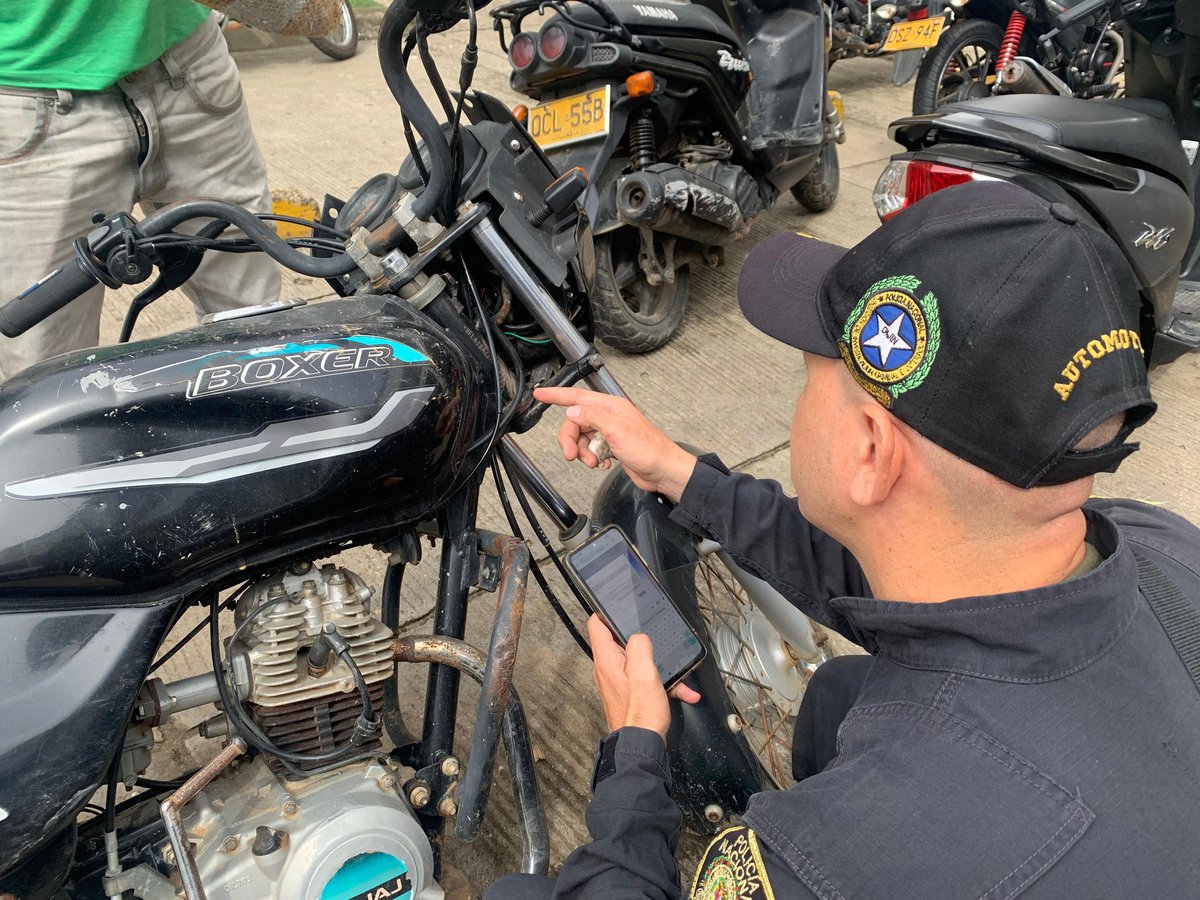 PoliciaDECOR's tweet photo. #AEstaHora en #PlanetaRica ponemos al servicio de la comunidad todas nuestras capacidades institucionales a través de la implementación de un Comando Situacional, que permite mitigar todo tipo de accionar delincuencial.
Estas acciones fortalecen la #SeguridadEnElTerritorio. https://t.co/0XdWksYhRH