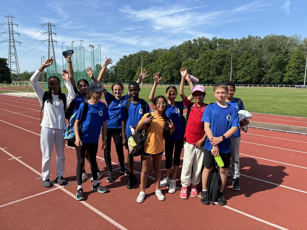 hubertine4's tweet photo. Belle journée ensoleillée pour le Championnat départemental d'athlétisme : 11ème sur 29 équipes engagées. Félicitations à tous 💪🏼💪🏼 @UNSSToulouse @unss31 @unss @Clg_HAuclert @EpsToulouse @G24Toulouse @actoulouse https://t.co/6B2Kzdmfbt