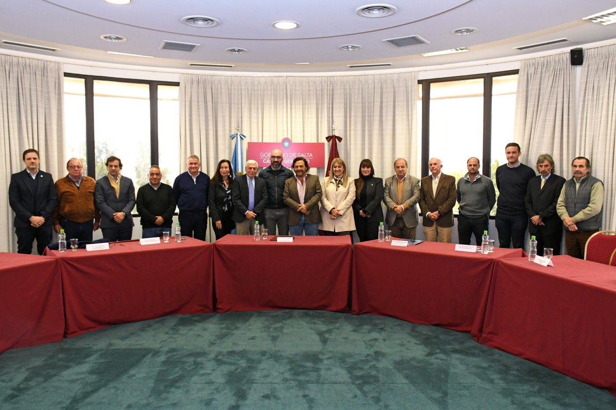 Pacto de Güemes: nos reunimos con los referentes de las distintas instituciones que integran el Consejo Económico y Social para avanzar en aspectos claves y sumar su mirada al documento 🤝🏻 (+) 

<a href="/cessalta/">Consejo Económico Social de la Provincia de Salta</a>
