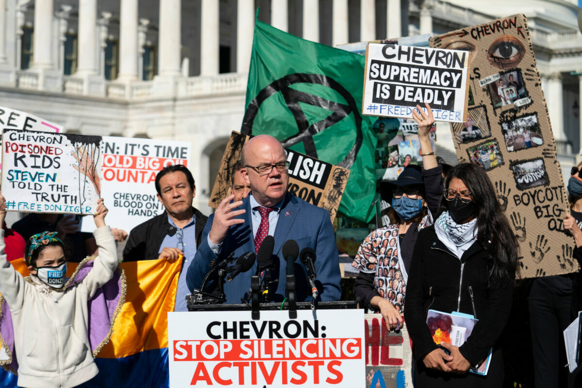 amazonwatch's tweet photo. BREAKING: Amazon Watch &amp; @amnesty Join Group of 50 NGOs Urging President @JoeBiden to Pardon Human Rights Lawyer @SDonziger after @Chevron targeted him with the nation’s first private corporate prosecution. https://t.co/frmLiAKAqy https://t.co/0ut82ucqi4