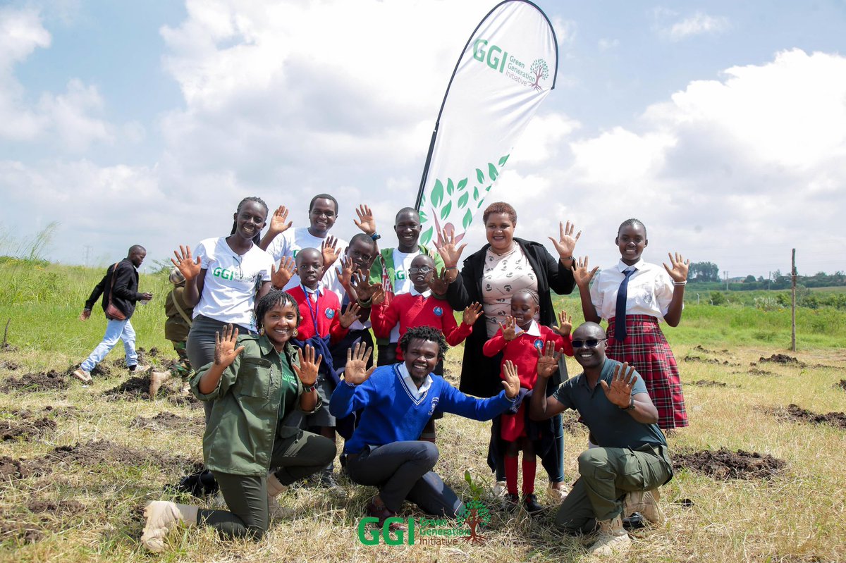 GGI_Kenya's tweet photo. 🌍🌿To mark World Environment Day, we joined hands at Njiru Mixed Secondary School, planting over 2,000 fruit, bamboo and indigenous trees! Huge thanks to all our partners who made this event a resounding success. Together, we're nurturing a greener future. #GenerationRestoration https://t.co/PYKtbalhhe