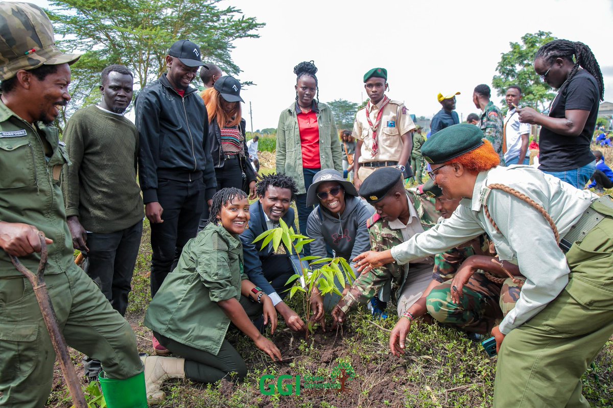 GGI_Kenya's tweet photo. 🌍🌿To mark World Environment Day, we joined hands at Njiru Mixed Secondary School, planting over 2,000 fruit, bamboo and indigenous trees! Huge thanks to all our partners who made this event a resounding success. Together, we're nurturing a greener future. #GenerationRestoration https://t.co/PYKtbalhhe