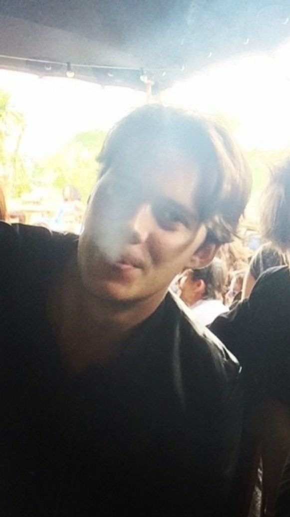 odeio esses eventos, só venho pq não proibiram o uso da maconha hahahahhahahhahah