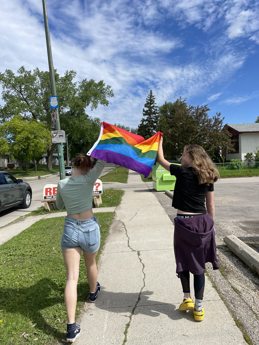 mar_leary's tweet photo. @vanierLRSD Our First school Pride walk around our community  today 🌈🌈 @louis_riel_sd https://t.co/DJO9MA3hoM