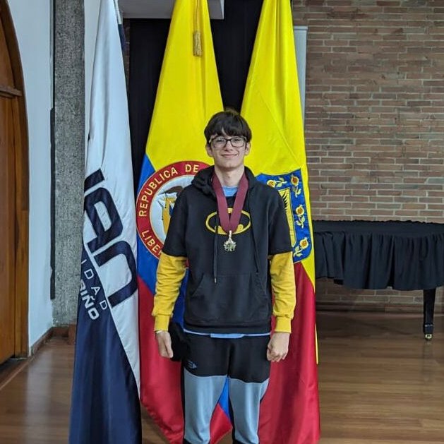 Marymountbq's tweet photo. Nos llena de alegría y felicidad anunciar que Samuel Pertuz Haydar obtuvo el PRIMER PUESTO en el Nivel Intermedio de las Olimpiadas Colombianas de Matemáticas 2024, versión XLIII. ¡Felicidades, Samuel!
#OlimpiadasColombianasMatemáticas #MarymountBarranquilla #LíderesMarymount https://t.co/WFYhRrpvhc