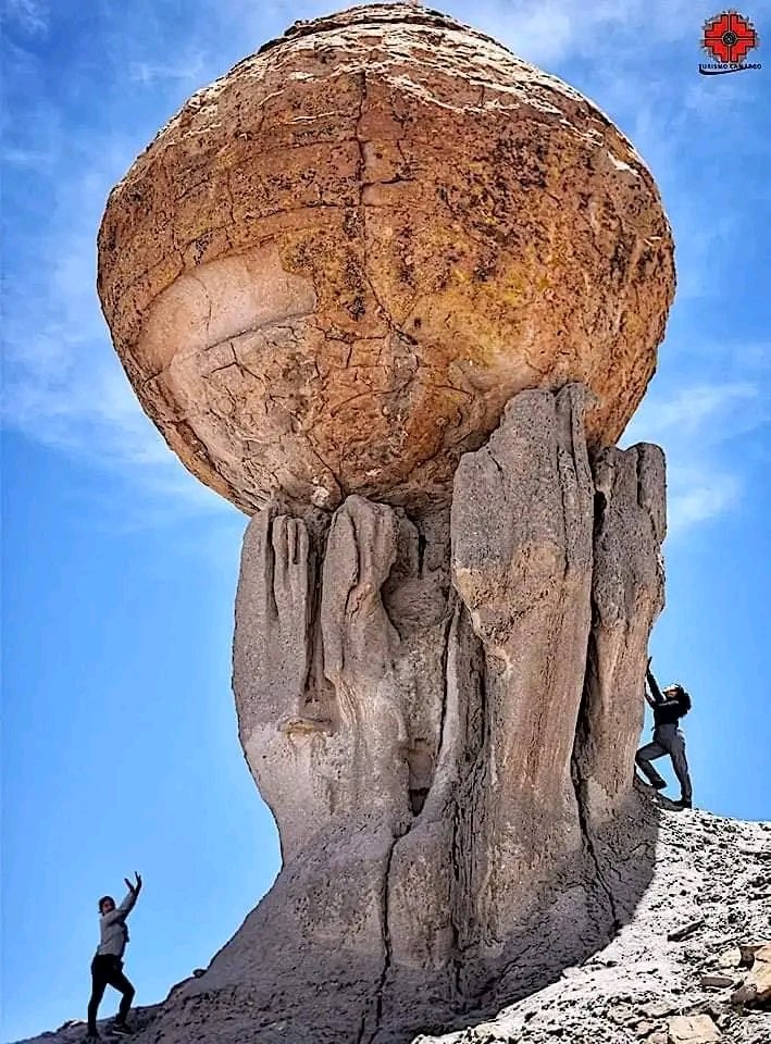 Lapnin195313's tweet photo. Unique Rock Formation: Hands Holding Globe in Bolivia's Valley of the Rocks
#ValleyOfTheRocks #Bolivia #RockFormation #NaturalWonder #GeologicalMarvel #UniqueShapes #NatureArt #GemstoneGurus #WorldCupRock https://t.co/MBFyOgpYo4