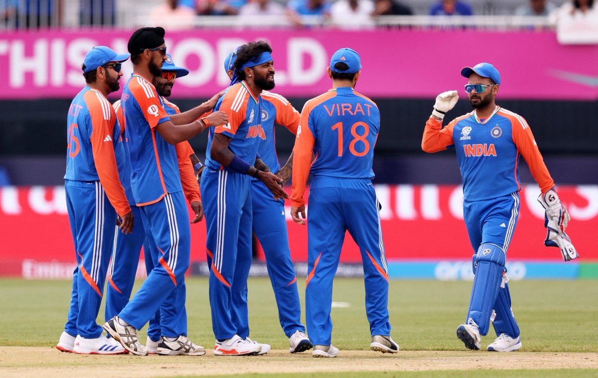 29Aditya_singhh's tweet photo. Well done Indian team ЁЯШЕЁЯЗоЁЯЗ│
Bas itne run mai apni batting expose na ho jaye ЁЯШЕЁЯдг
#t20worldcup #INDvsIR #LokSabhaEelections2024 @JohnyBravo183 @_meAshMolly @RichKettle07 @105of70Mumbai https://t.co/sRza69NrQG