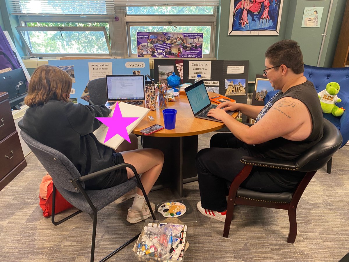 KStateModLangs's tweet image. ¡Hola amigos! The fall semester is near, and we've got exciting Spanish classes! Join us for Spanish 1-4. Choose MWF classes at 9:30, 10:30, 11:30, or our flexible async option. ¡Vamos a aprender español juntos! 💃📝 #SpanishClasses #FallSemester #LanguageLearning