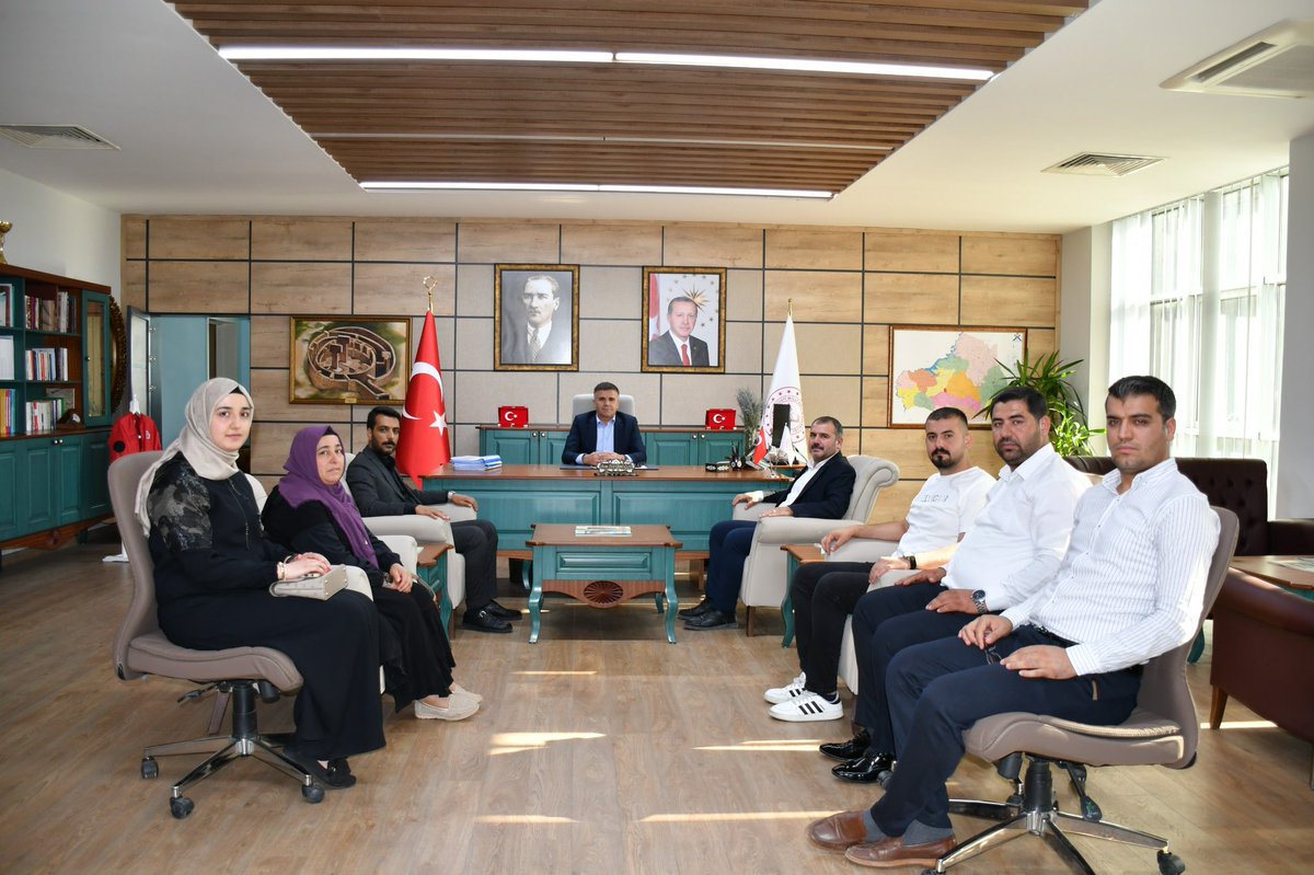 rezzakaslanli's tweet photo. İl Milli Eğitim müdürümüz Asım Sultanoğlu beyfendiyi ziyaret ettik.

Tügva yaz okulu ile alakalı verimli istişareler gerçekleştirdik.

İlgi ve alakasından dolayı sayın il müdürümüze teşekkür ediyorum. https://t.co/dYctLIpD8v